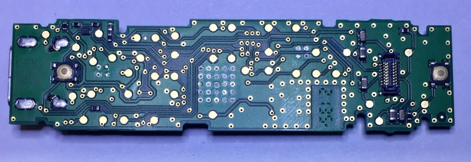PCB verde da Ledger Nano X revisão 4, parte traseira